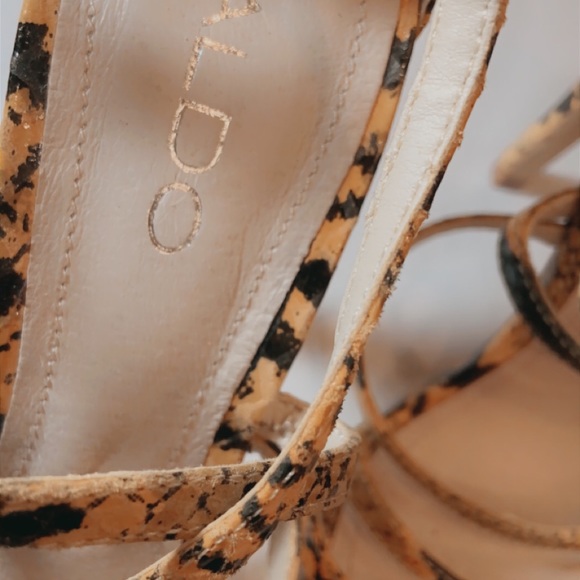 Aldo Yellow Snakeskin Heel - Picture 2 of 8